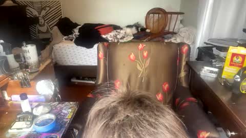 Snapshot of xander0zzz chatting on March 1, 6:10 pm xander0zzz online show from March 1, 6:10 pm