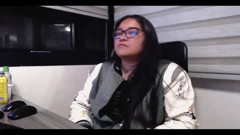 xander_taylor_ online show from November 4, 5:06 am