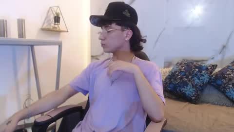 xandergrey8 online show from April 12, 8:03 pm