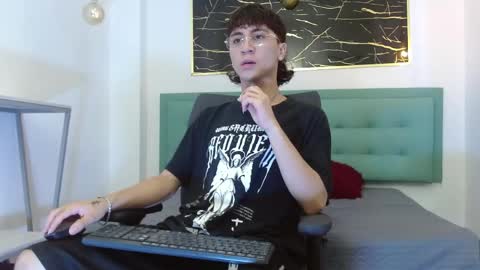 xandergrey8 online show from April 17, 12:41 pm