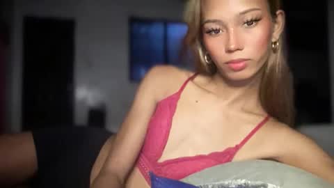 Snapshot of xandraluxe_xoxo chatting on November 30, 6:12 pm Cassandra online show from November 30, 6:12 pm