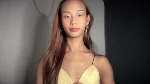 Snapshot of xandraluxe_xoxo chatting on December 17, 12:16 am Cassandra online show from December 17, 12:16 am