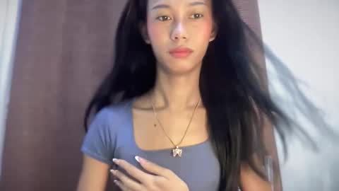 Snapshot of xandraluxe_xoxo chatting on February 23, 12:52 am Cassandra online show from February 23, 12:52 am