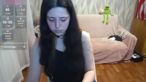 Snapshot of xangel1babyx chatting on June 9, 11:27 pm Cassie online show from June 9, 11:27 pm