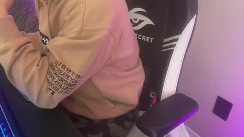 xburst online show from December 15, 6:04 pm