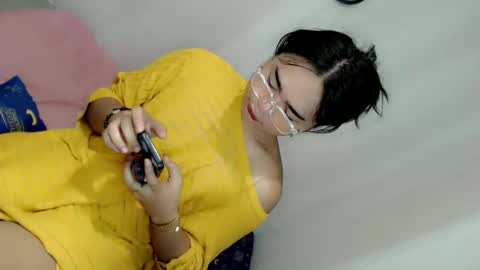 Snapshot of xchinita_kyanggx chatting on January 6, 2:26 am kianna online show from January 6, 2:26 am