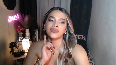 Snapshot of xclassylorainne chatting on December 24, 7:33 pm lorainne online show from December 24, 7:33 pm