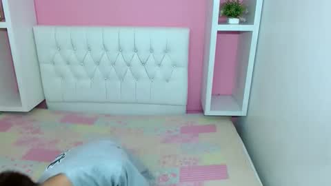 Snapshot of xcoupleplayxx chatting on April 17, 3:09 am xcoupleplayxx online show from April 17, 3:09 am