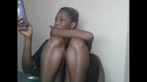 Snapshot of xcreamypussy chatting on January 4, 9:43 am xcreamypussy online show from January 4, 9:43 am