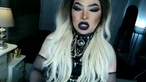 Snapshot of xdirtyflirtyx chatting on September 29, 7:51 pm Zhavia online show from September 29, 7:51 pm