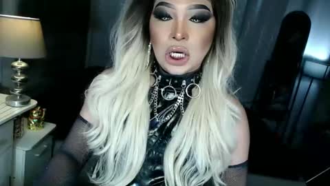 Snapshot of xdirtyflirtyx chatting on October 1, 5:19 pm Zhavia online show from October 1, 5:19 pm