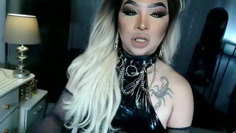 Snapshot of xdirtyflirtyx chatting on October 8, 6:27 pm Zhavia online show from October 8, 6:27 pm