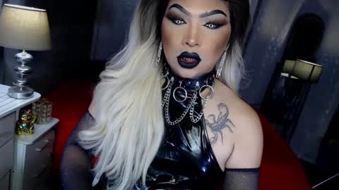 Snapshot of xdirtyflirtyx chatting on October 13, 5:13 pm Zhavia online show from October 13, 5:13 pm