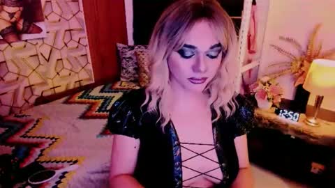 Snapshot of xdirtymistressx chatting on November 5, 7:03 pm XDirtymistressX online show from November 5, 7:03 pm