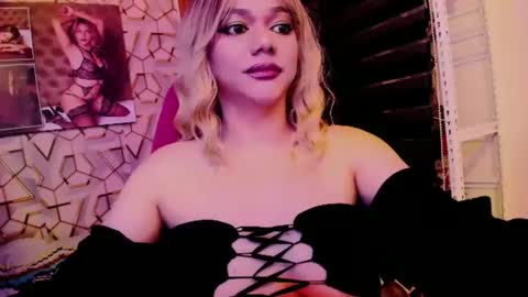 Snapshot of xdirtymistressx chatting on December 1, 5:40 pm XDirtymistressX online show from December 1, 5:40 pm