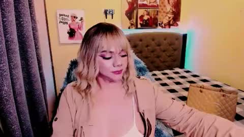 Snapshot of xdirtymistressx chatting on March 8, 5:28 pm XDirtymistressX online show from March 8, 5:28 pm
