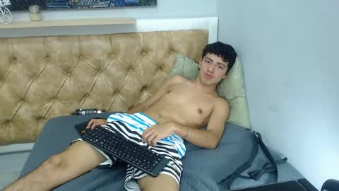 Snapshot of xebastwink chatting on April 18, 7:58 pm xebastwink online show from April 18, 7:58 pm
