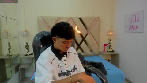Snapshot of xebastwink chatting on May 12, 12:35 pm xebastwink online show from May 12, 12:35 pm