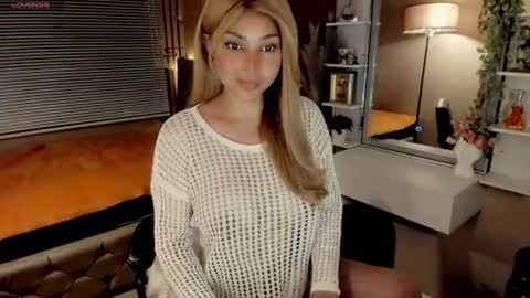 Snapshot of xhey_honeyx chatting on July 13, 3:42 am hey honey online show from July 13, 3:42 am