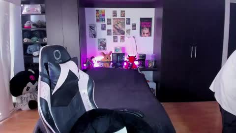 xIce Boy online show from April 14, 3:51 pm