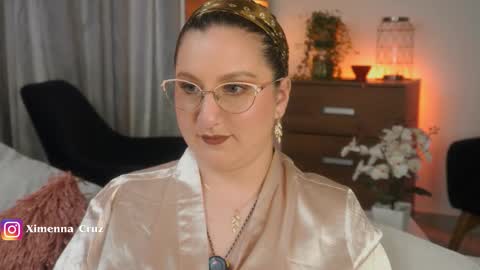 Snapshot of ximenna_cruz_ chatting on March 5, 1:18 pm Xime Independent Artist online show from March 5, 1:18 pm