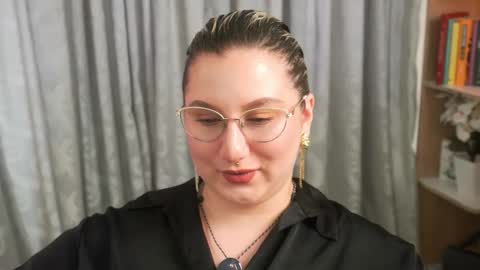 Snapshot of ximenna_cruz_ chatting on March 26, 5:40 pm Xime Independent Artist online show from March 26, 5:40 pm