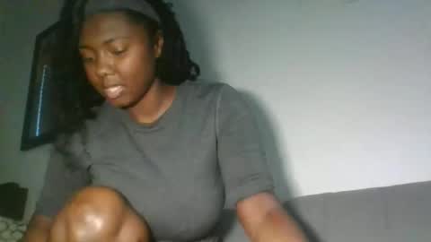 Snapshot of ximora212 chatting on April 22, 12:07 pm Ximora online show from April 22, 12:07 pm
