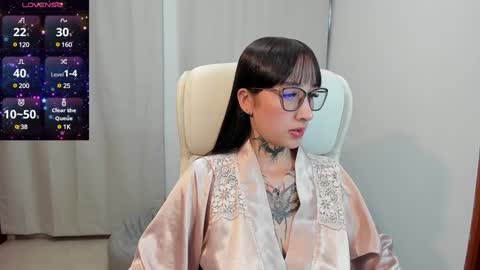 Snapshot of xisisxx chatting on January 28, 10:12 pm xisisxx online show from January 28, 10:12 pm