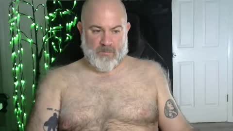 Snapshot of xjohnniex77 chatting on January 11, 3:33 am MrSlowBurn77 online show from January 11, 3:33 am