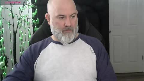 Snapshot of xjohnniex77 chatting on February 25, 2:37 pm MrSlowBurn77 online show from February 25, 2:37 pm