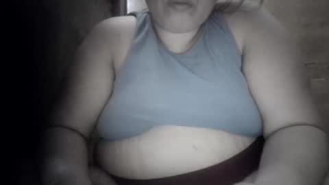 Snapshot of xjuicytits chatting on April 28, 2:27 am xjuicytits online show from April 28, 2:27 am