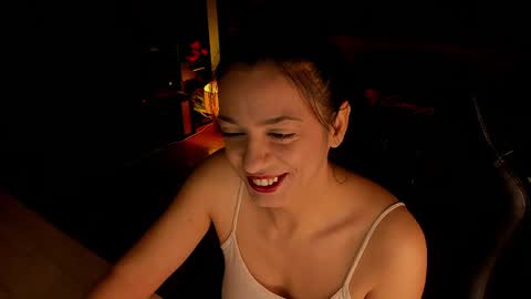 Snapshot of xlaracroftx chatting on April 27, 9:13 pm Lara online show from April 27, 9:13 pm
