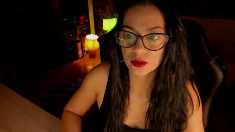 Snapshot of xlaracroftx chatting on May 1, 9:30 pm Lara online show from May 1, 9:30 pm