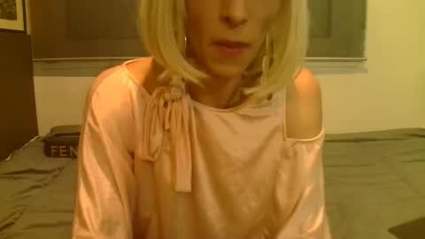 Wendy online show from April 6, 6:42 pm