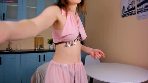 Snapshot of xlindamilfxx chatting on January 18, 12:42 pm Linda online show from January 18, 12:42 pm