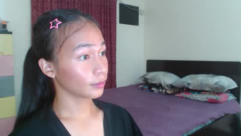 Snapshot of xlovely_destinyx chatting on January 8, 10:16 pm Alice online show from January 8, 10:16 pm