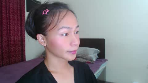 Snapshot of xlovely_destinyx chatting on February 23, 6:12 pm Alice online show from February 23, 6:12 pm