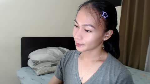 Snapshot of xlovely_destinyx chatting on January 9, 6:10 pm Alice online show from January 9, 6:10 pm