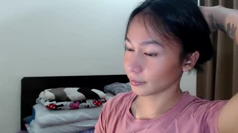 Snapshot of xlovely_destinyx chatting on February 26, 6:29 pm Alice online show from February 26, 6:29 pm