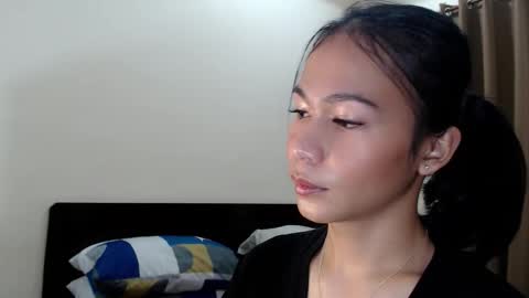 Snapshot of xlovely_destinyx chatting on March 4, 8:31 am Alice online show from March 4, 8:31 am