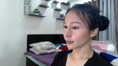 Snapshot of xlovely_destinyx chatting on May 16, 4:50 pm Alice online show from May 16, 4:50 pm