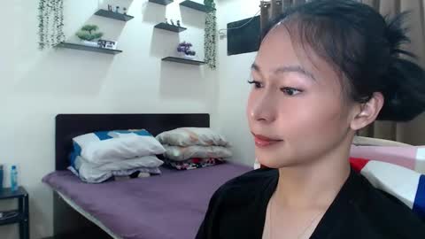 Snapshot of xlovely_destinyx chatting on May 29, 11:52 am Alice online show from May 29, 11:52 am