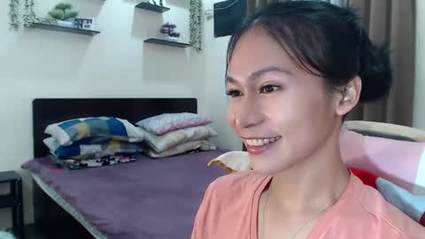 Snapshot of xlovely_destinyx chatting on June 9, 7:47 pm Alice online show from June 9, 7:47 pm