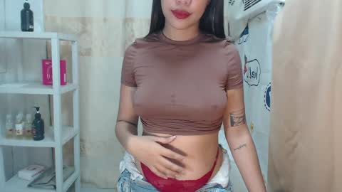 Snapshot of xmaxie_ chatting on April 25, 6:38 am Maxie online show from April 25, 6:38 am