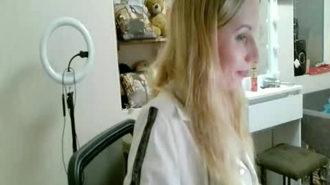 xMilagrosxs online show from April 16, 8:53 pm