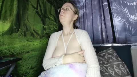 xnicetitsx online show from January 7, 8:50 am