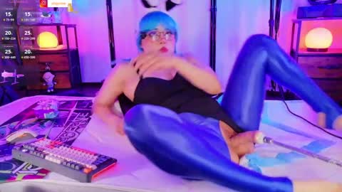 Snapshot of xnixycrow11 chatting on June 7, 5:44 am Nixy Crow online show from June 7, 5:44 am