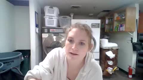 Snapshot of xo_mngirl chatting on November 11, 12:10 am Lenity online show from November 11, 12:10 am