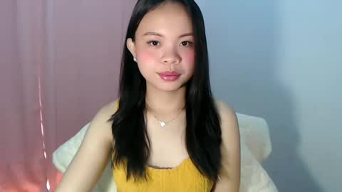 Snapshot of xo_worth_it chatting on April 18, 11:05 pm nathalie online show from April 18, 11:05 pm