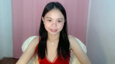 Snapshot of xo_worth_it chatting on April 21, 4:23 pm nathalie online show from April 21, 4:23 pm